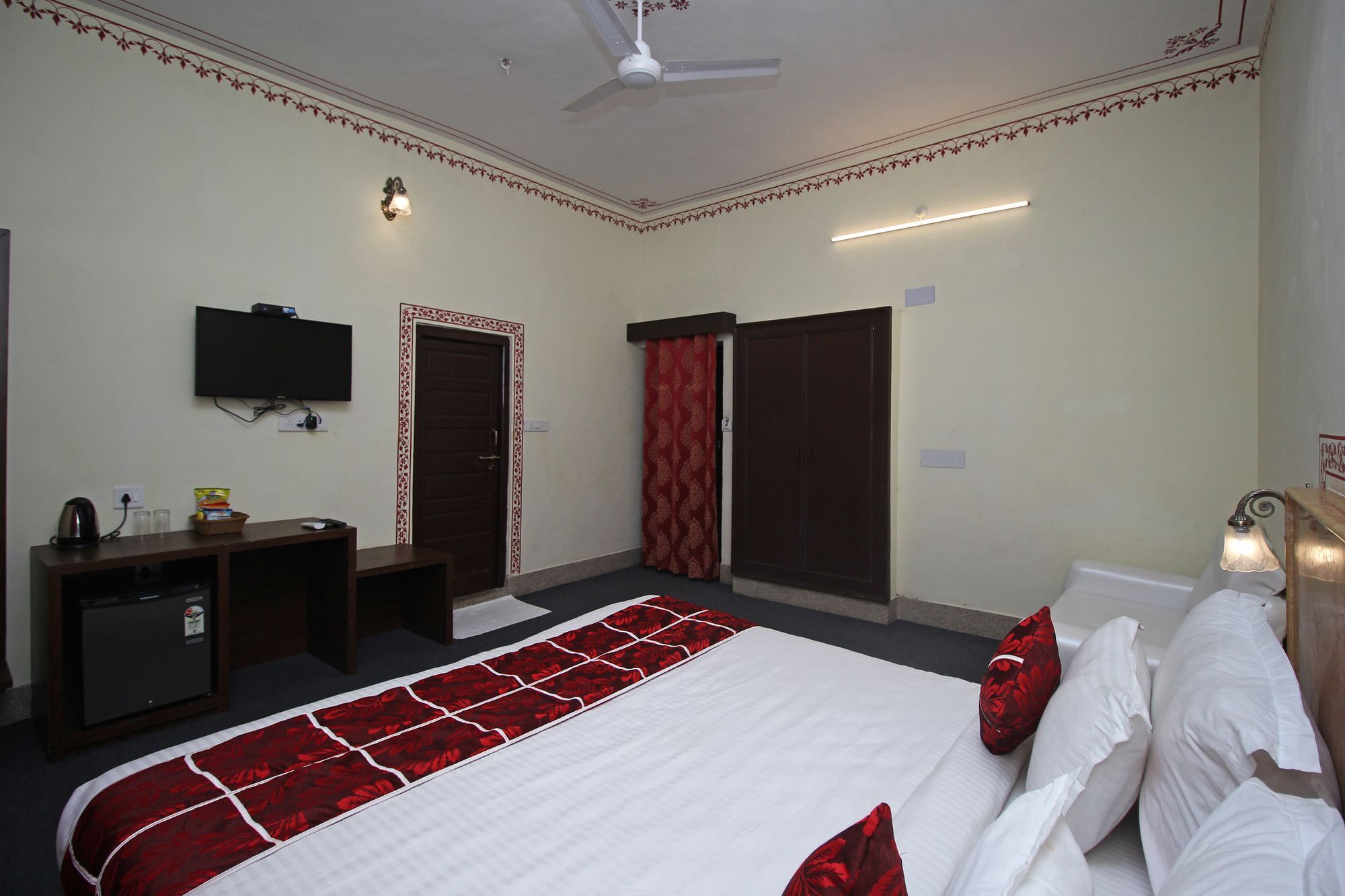 Oyo 9161 Hotel Janak Vilas Udaipur Ngoại thất bức ảnh