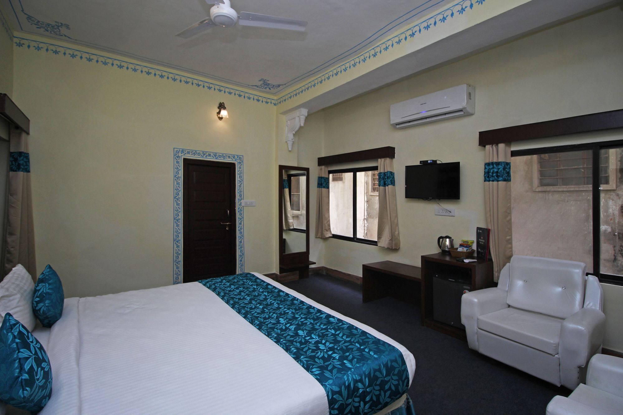 Oyo 9161 Hotel Janak Vilas Udaipur Ngoại thất bức ảnh